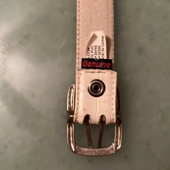 Volcom whir belt with silver hardware skater girl must have! 🖤😉🖤 - Picture 7 of 8